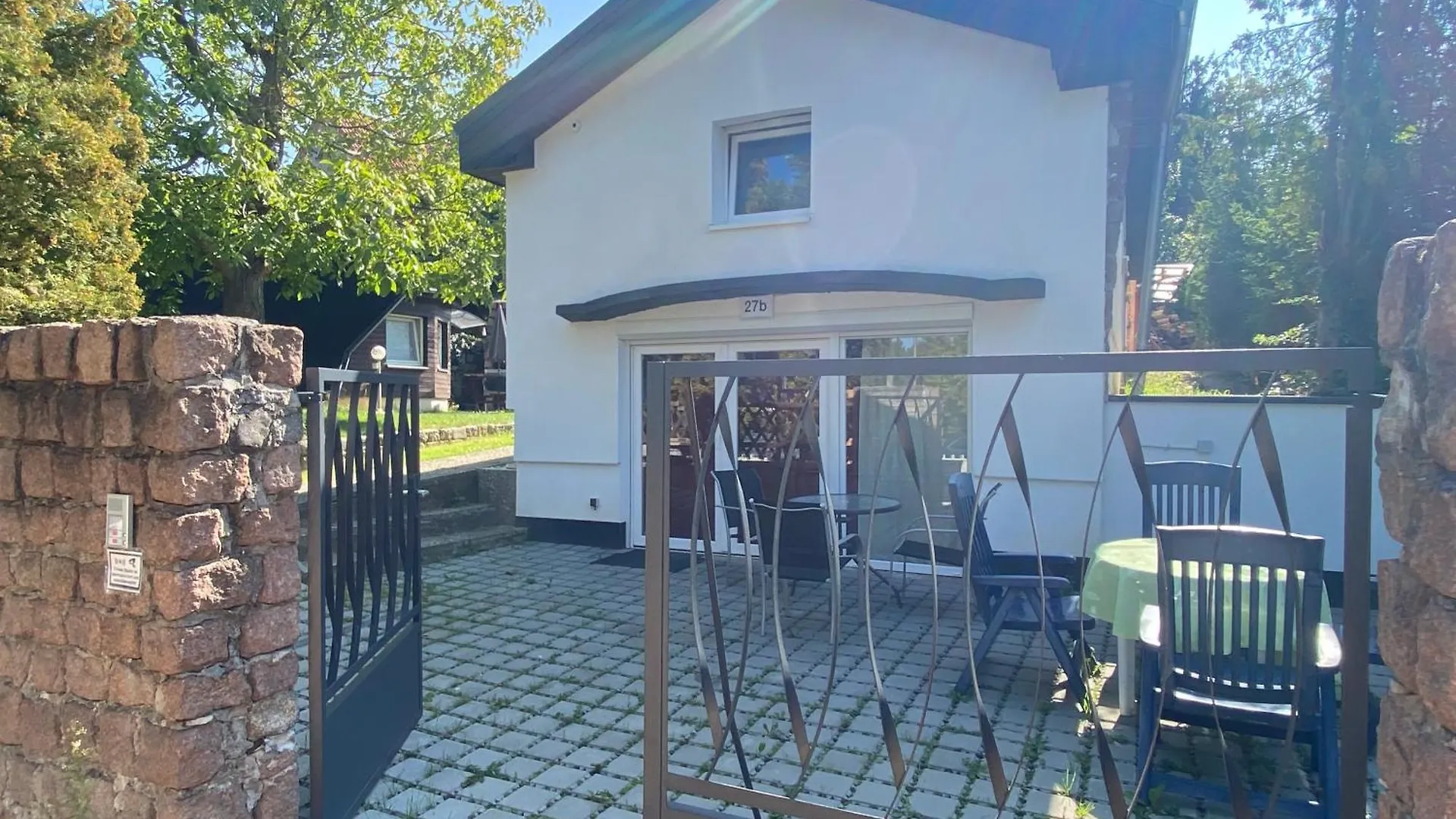 Private Room With Terrace And Separate Entrance - Shared Bathroom &Kitchen Berlin Homestay