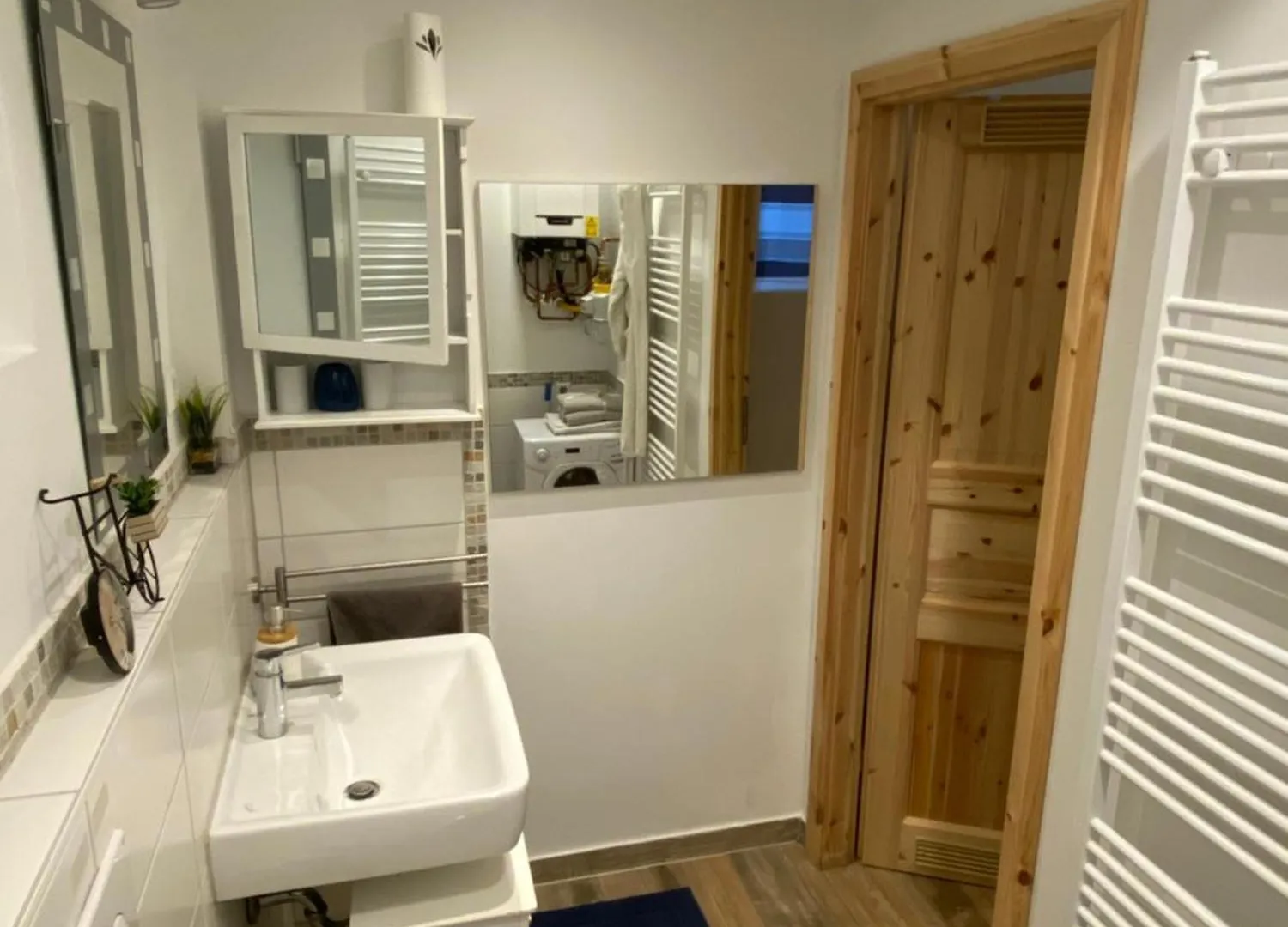 Homestay Private Room With Terrace And Separate Entrance - Shared Bathroom &Kitchen Berlin