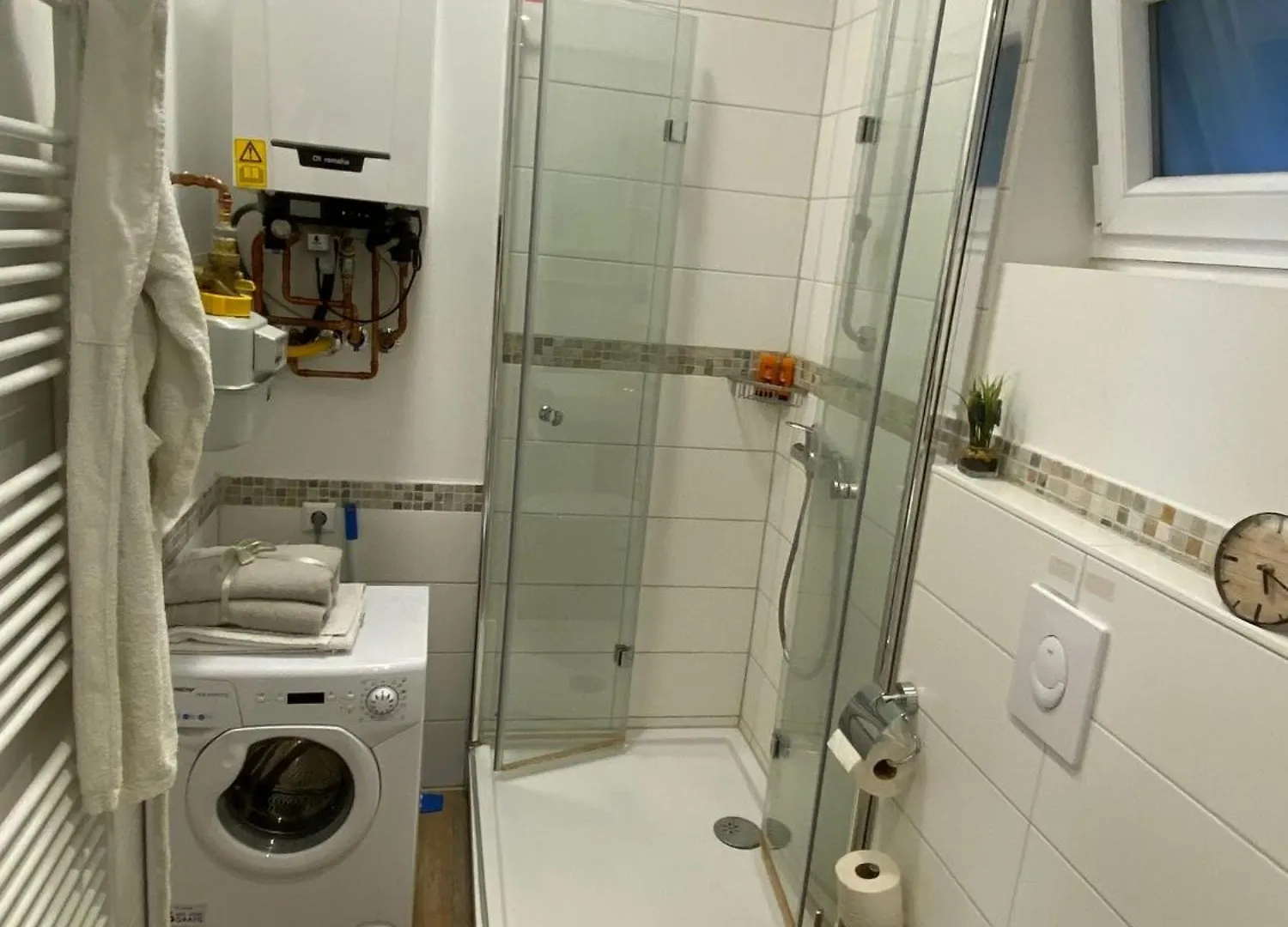 Private Room With Terrace And Separate Entrance - Shared Bathroom &Kitchen Berlin Homestay